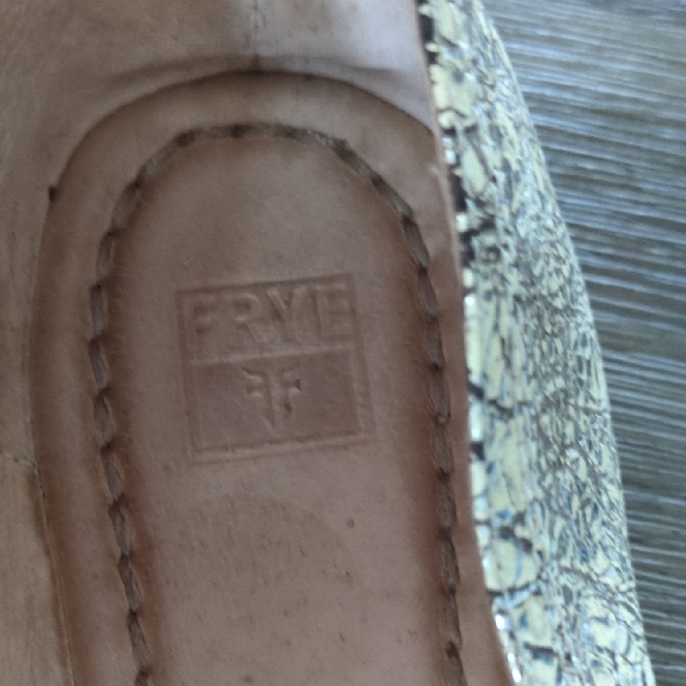 Frye Cream and Brown Women's Flats - Picture 2 of 8